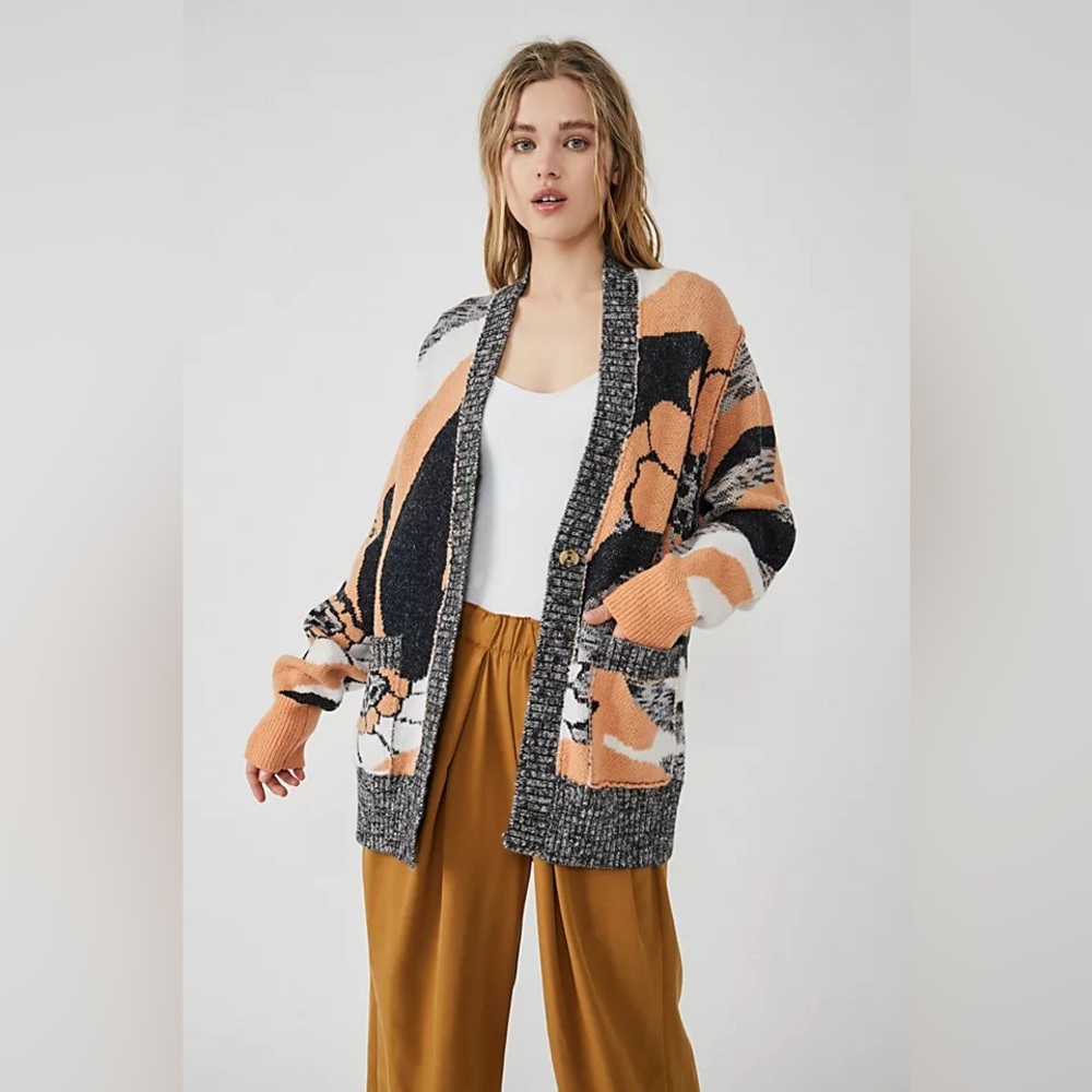 Free People August Knit Floral Oversized Wool Blend Cardigan Peach Petal Combo M
